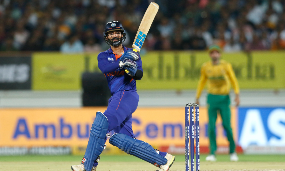 Dinesh Karthik's half century helps India level series against South Africa