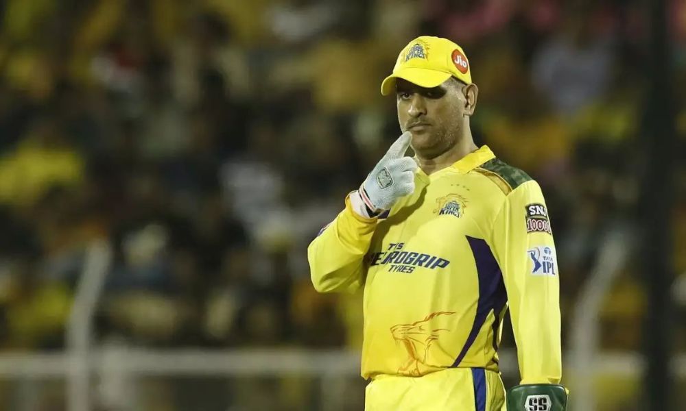 MS Dhoni's availability for IPL opener in doubt due to knee injury
