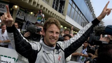 Jenson Button the former F1 world champion has agreed to a 3-year-old deal with Nascar and will debut in Texas on 26th March.