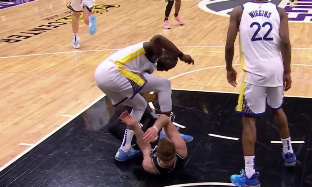 Warriors' Draymond Green Ejected from Game 2 for Flagrant Foul on Kings' Domantas Sabonis