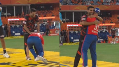 IPL 2023 DC vs SRH: David Warner touches Bhuvneshwar Kumar's feet with both hands, video goes viral