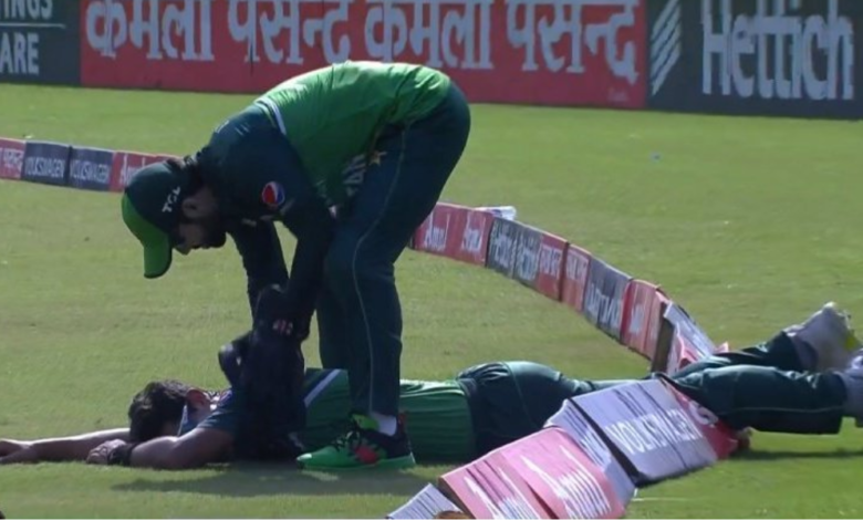 Naseem Shah gets back on field after suffering a massive injury scare against Bangladesh; Netizens applaud